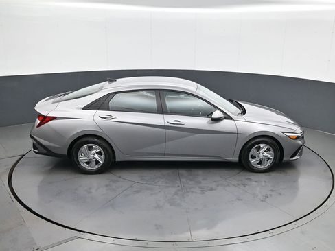 Certified 2024 Hyundai Elantra SE image 16