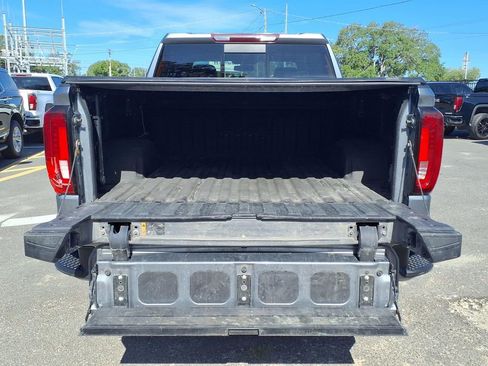 Used 2021 GMC Sierra 1500 AT4 w/ AT4 Preferred Package AWD/4WD image 18