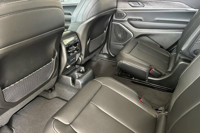 New 2026 Jeep Grand Cherokee L Limited AWD/4WD image 9