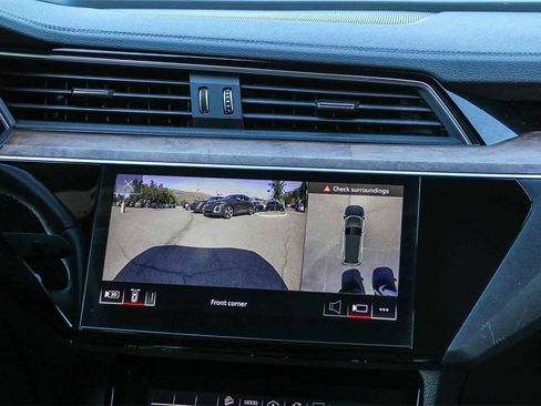 Used 2022 Audi e-tron Premium Plus w/ Premium Plus Package image 15