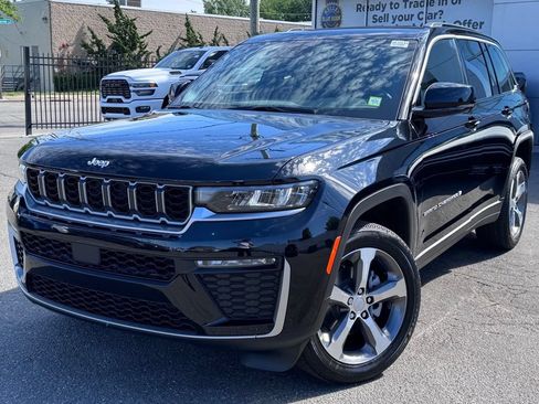 New 2026 Jeep Grand Cherokee Limited AWD/4WD image 3