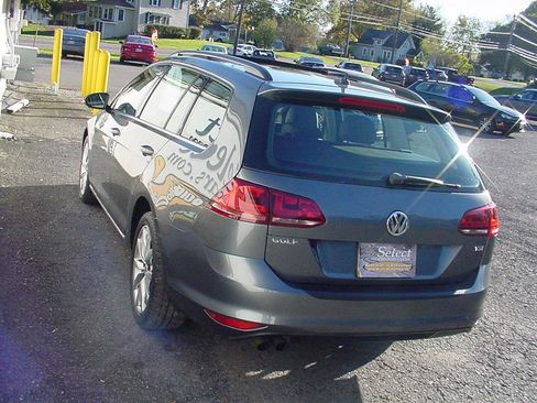 Used 2015 Volkswagen Golf SE image 4