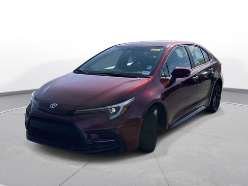 Used 2023 Toyota Corolla SE image 2