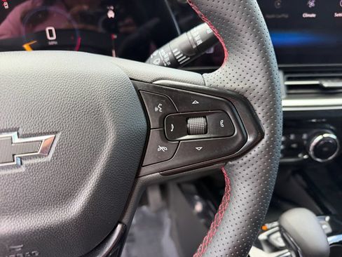 Used 2026 Chevrolet Trax RS w/ Sunroof Package FWD image 19