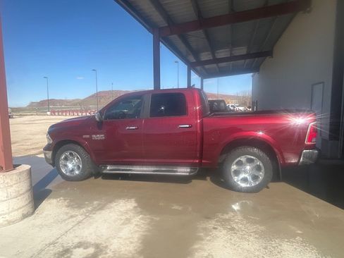Used 2016 RAM 1500 Laramie w/ Convenience Group AWD/4WD image 3