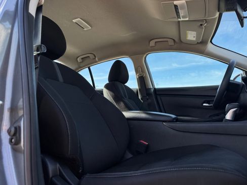 Used 2025 Nissan Sentra SV image 19
