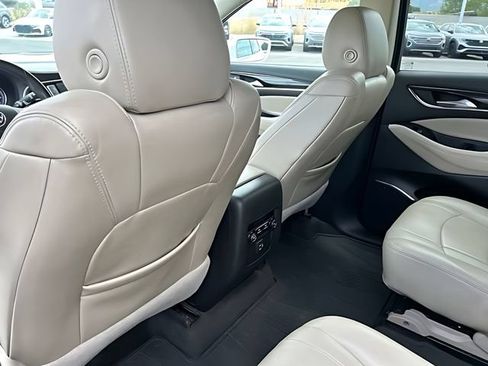 Used 2019 Buick Enclave Essence FWD image 19