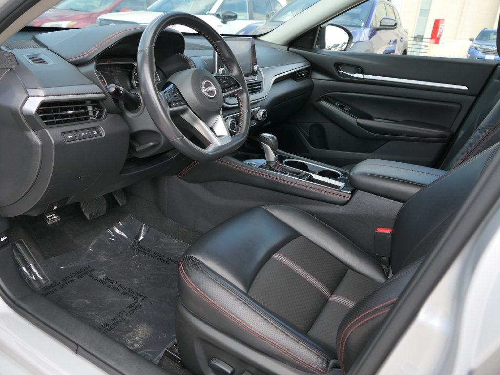Used 2024 Nissan Altima 2.5 SR FWD image 10