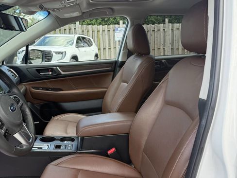 Used 2017 Subaru Outback 2.5i Touring image 6