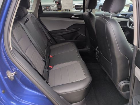 Used 2022 Volkswagen Taos SE image 27