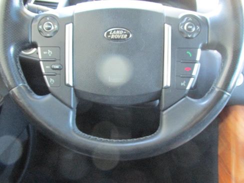Used 2010 Land Rover Range Rover Sport HSE image 21