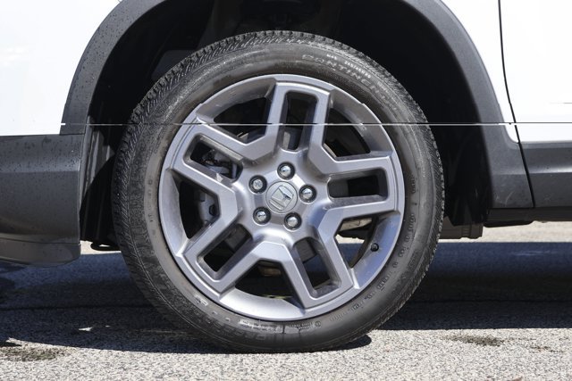 Used 2023 Honda Passport EX-L image 9