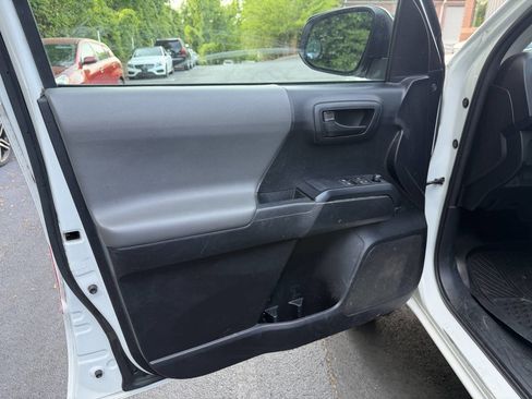 Used 2020 Toyota Tacoma SR RWD image 11