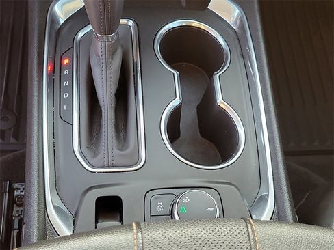 Used 2020 Chevrolet Traverse Premier image 31