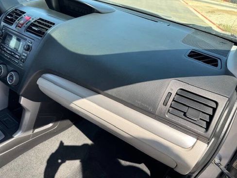 Used 2014 Subaru Forester 2.5i image 23