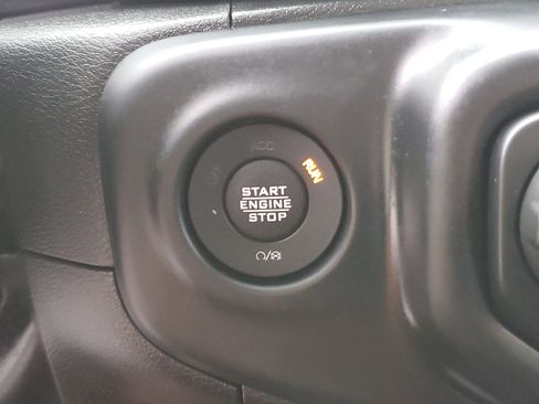 Certified 2022 Jeep Gladiator Overland image 19