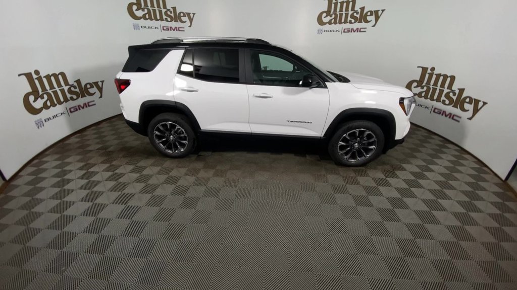 Used 2027 GMC Terrain Elevation w/ Elevation Premium Package FWD image 9