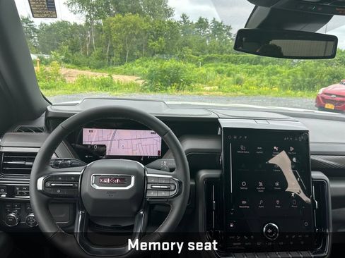 New 2026 GMC Yukon XL AT4 AWD/4WD image 17