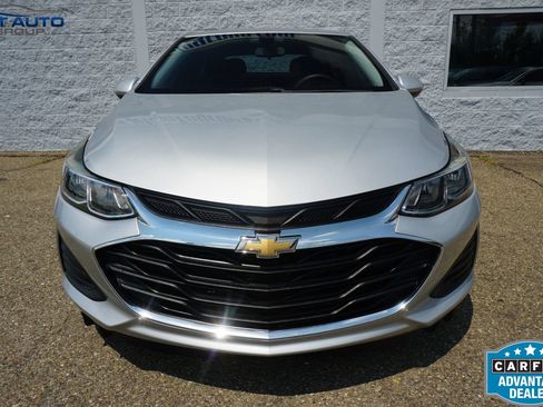 Used 2019 Chevrolet Cruze LS FWD image 2