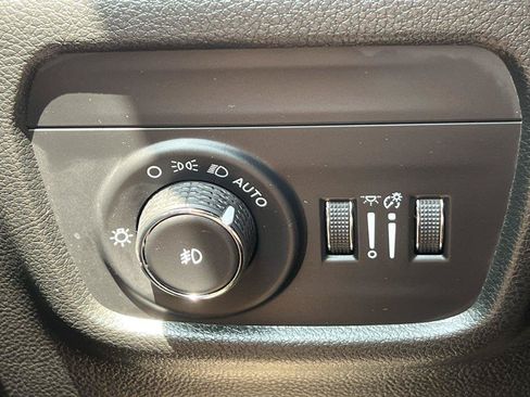 Used 2025 Jeep Grand Cherokee Limited AWD/4WD image 15