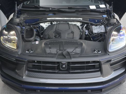 Certified 2026 Porsche Macan Turbo AWD/4WD image 36