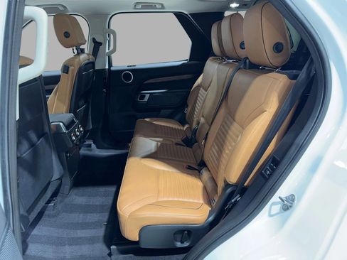 Used 2019 Land Rover Discovery HSE image 15