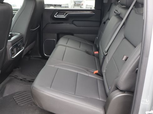 Used 2025 Chevrolet Silverado 2500 LTZ w/ LTZ Plus Package image 33