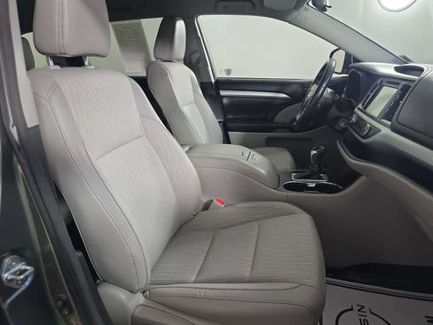 Used 2018 Toyota Highlander Plus image 8