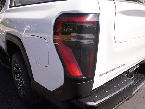 Used 2026 GMC Sierra EV Elevation AWD/4WD image 34