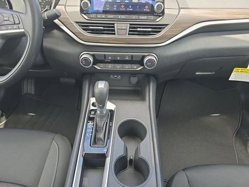 New 2026 Nissan Altima 2.5 SV FWD image 3