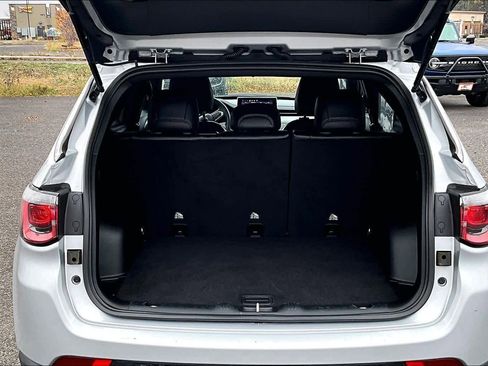 Used 2024 Jeep Compass Latitude image 19