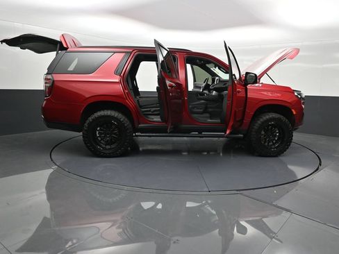 Used 2022 Chevrolet Tahoe Z71 w/ Luxury Package image 34