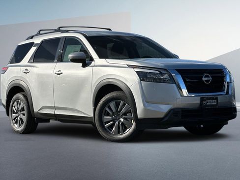 New 2025 Nissan Pathfinder SV image 2