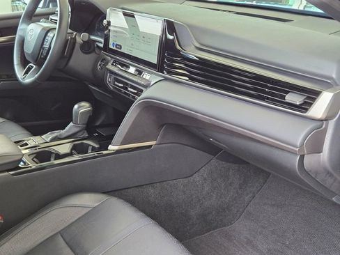 Used 2025 Toyota Camry XSE FWD image 26