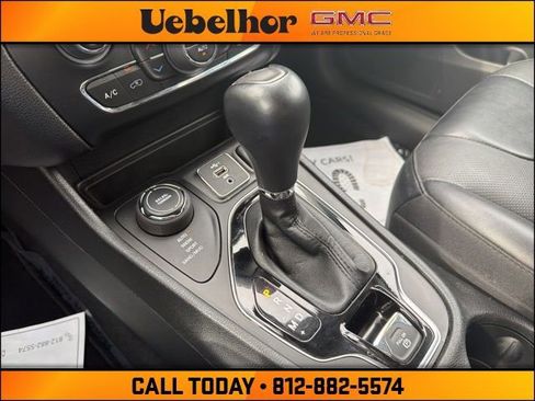 Used 2023 Jeep Cherokee Altitude Lux AWD/4WD image 30