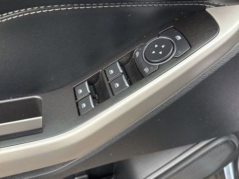 Used 2022 Ford Explorer XLT image 14