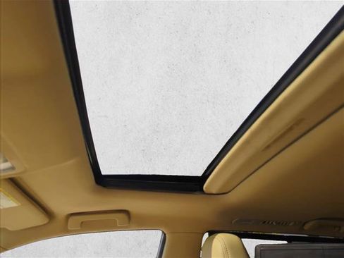 Used 2015 Toyota Highlander XLE FWD image 16