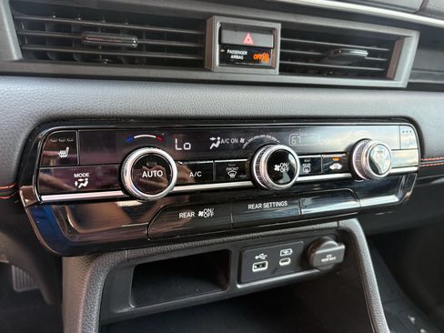 Certified 2024 Honda Pilot Sport image 18
