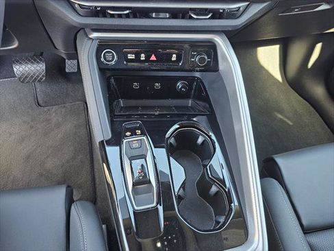 Used 2025 Audi Q5 Prestige image 11