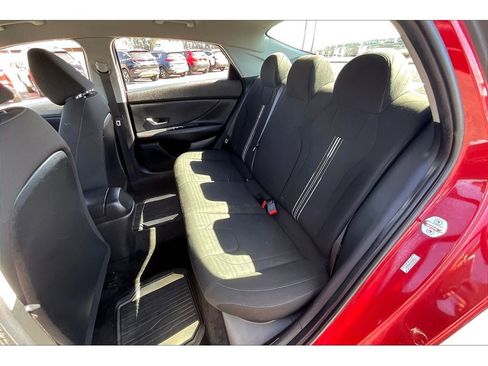 Used 2021 Hyundai Elantra SEL image 25