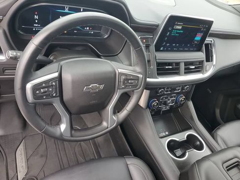 Certified 2024 Chevrolet Suburban Z71 w/ Luxury Package AWD/4WD image 18