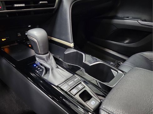 Used 2025 Toyota Camry XSE image 19