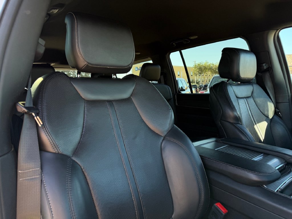Used 2024 Jeep Wagoneer Series II w/ Flexible Seating Group RWD image 27