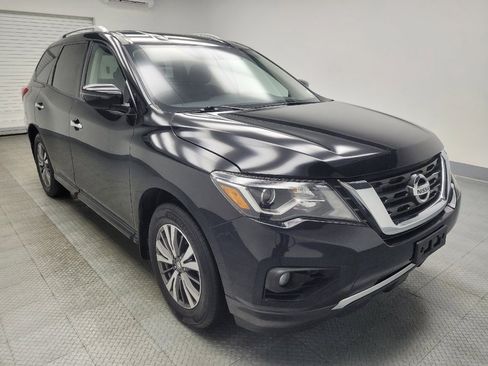 Used 2019 Nissan Pathfinder S image 13