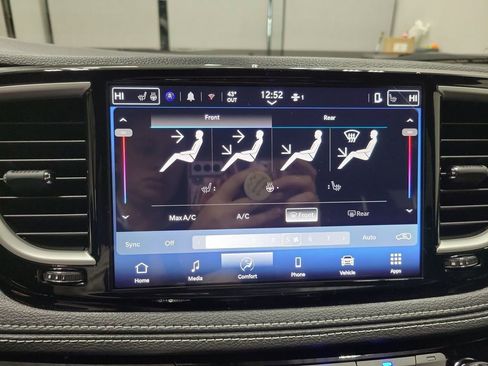 New 2026 Chrysler Pacifica Select image 19