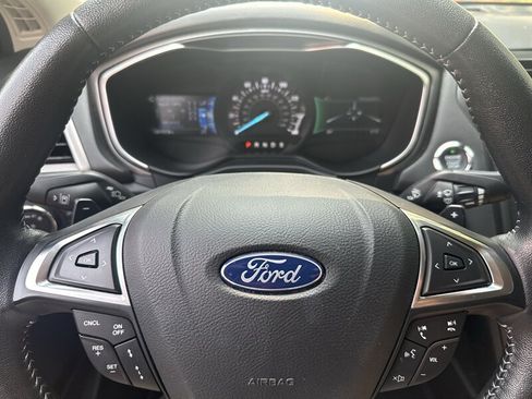 Used 2019 Ford Fusion SE w/ Equipment Group 151A FWD image 36