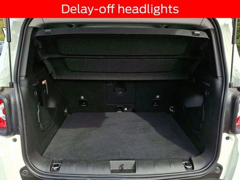 Used 2021 Jeep Renegade Latitude w/ Convenience Group image 28