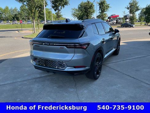 Used 2024 Chevrolet Equinox EV RS FWD image 5