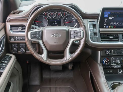 Used 2021 Chevrolet Tahoe Z71 w/ Luxury Package AWD/4WD image 20