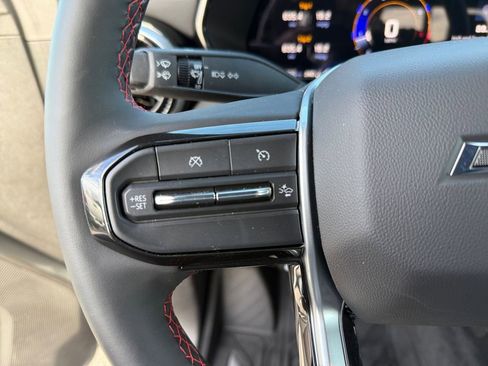 Used 2025 Chevrolet Colorado Z71 w/ Z71 Convenience Package 2 image 22